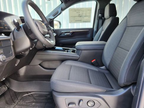 New 2026 Chevrolet Suburban LS image 18