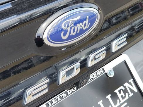 Used 2024 Ford Edge Titanium image 11