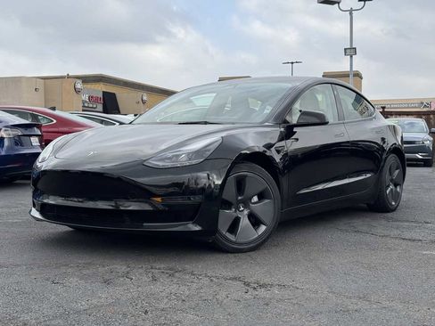 Used 2023 Tesla Model 3 Standard Range RWD image 2