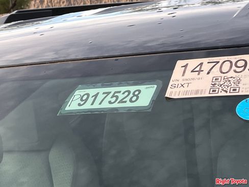 Certified 2025 Toyota 4Runner SR5 AWD/4WD image 11