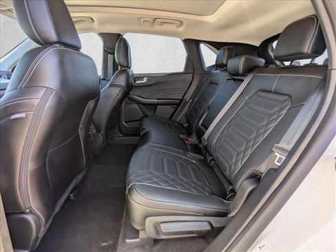 Used 2024 Ford Escape SE w/ PHEV Premium Package image 16