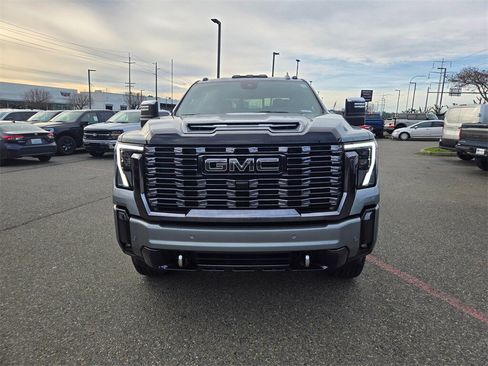 Used 2024 GMC Sierra 2500 Denali Ultimate w/ Max Trailering Package image 2