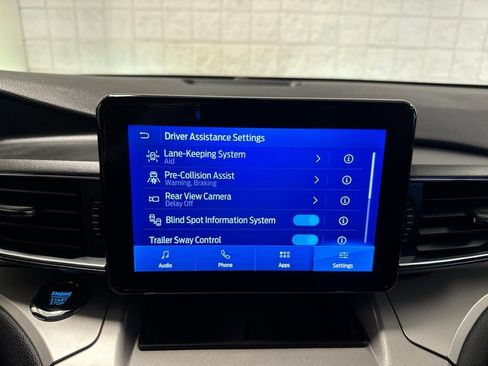 Used 2023 Ford Explorer XLT w/ Equipment Group 202A AWD/4WD image 12