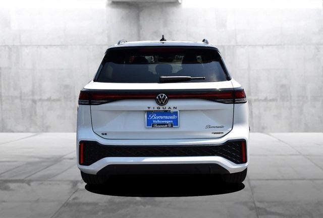 New 2026 Volkswagen Tiguan SE R-Line AWD/4WD image 6