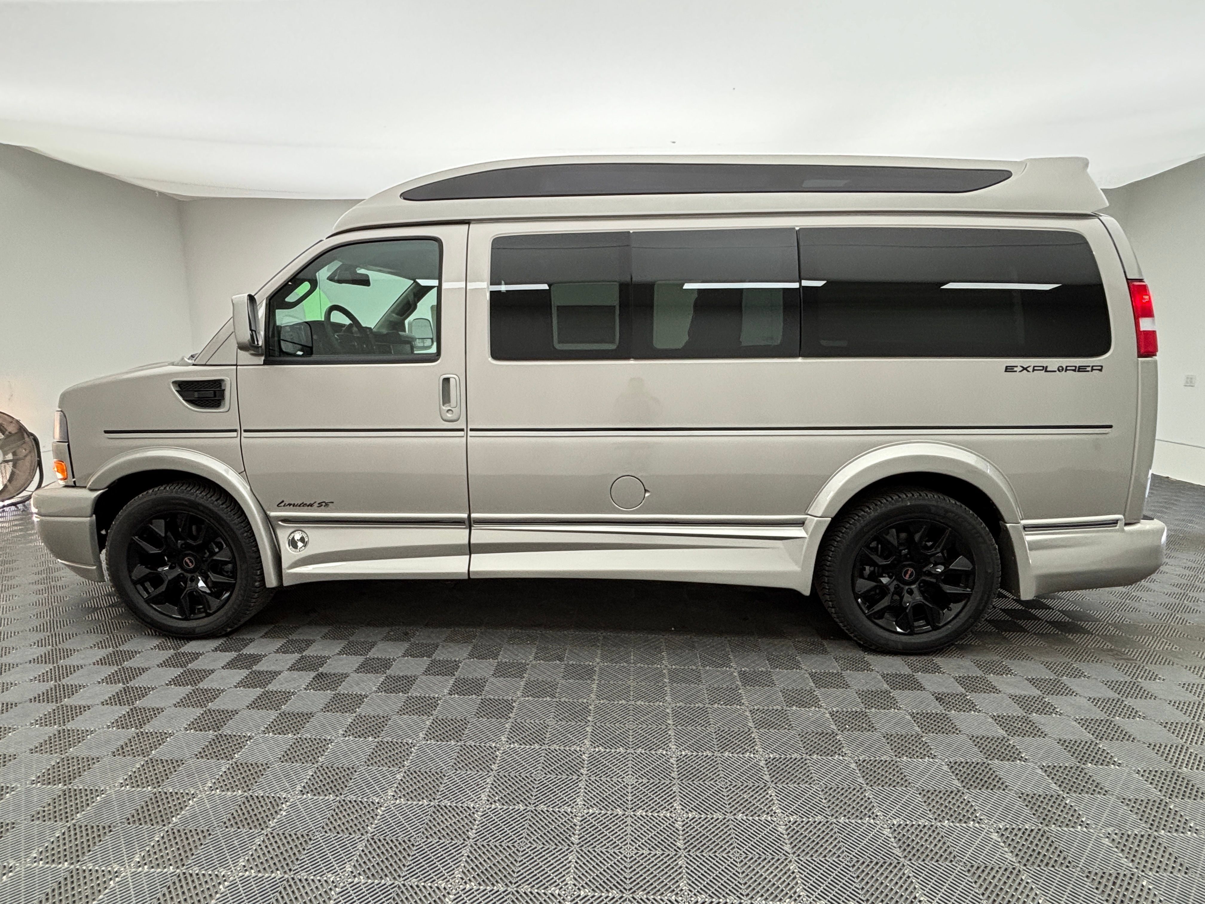 New 2026 GMC Savana 2500 w/ Driver Convenience Package RWD image 15