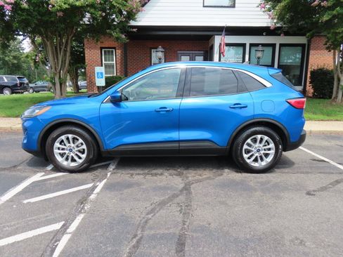 Used 2020 Ford Escape SE FWD image 3
