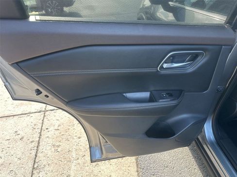 Used 2021 Nissan Rogue SL AWD/4WD image 19