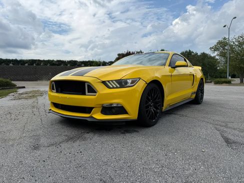 Used 2015 Ford Mustang Coupe RWD image 2