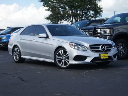 Used 2016 Mercedes-Benz E 350 Sedan image 2