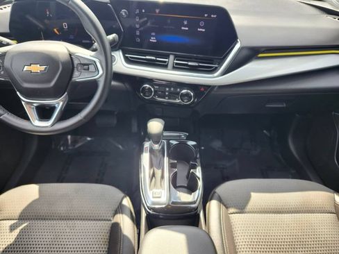 Used 2024 Chevrolet Trax LT w/ Driver Confidence Package FWD image 12