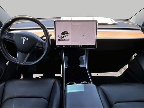 Used 2018 Tesla Model 3 Long Range RWD image 13