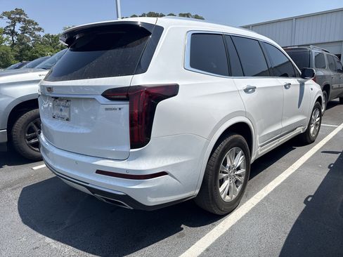 Used 2024 Cadillac XT6 Luxury image 9