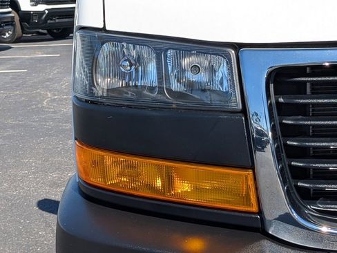 Used 2024 GMC Savana 2500 w/ Driver Convenience Package image 10