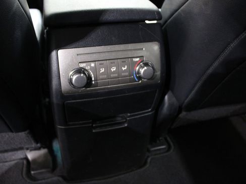 Used 2012 Toyota Highlander image 30