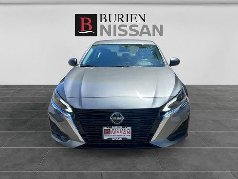 Used 2025 Nissan Altima 2.5 SV FWD image 8
