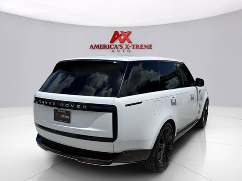 Used 2024 Land Rover Range Rover SE AWD/4WD image 5