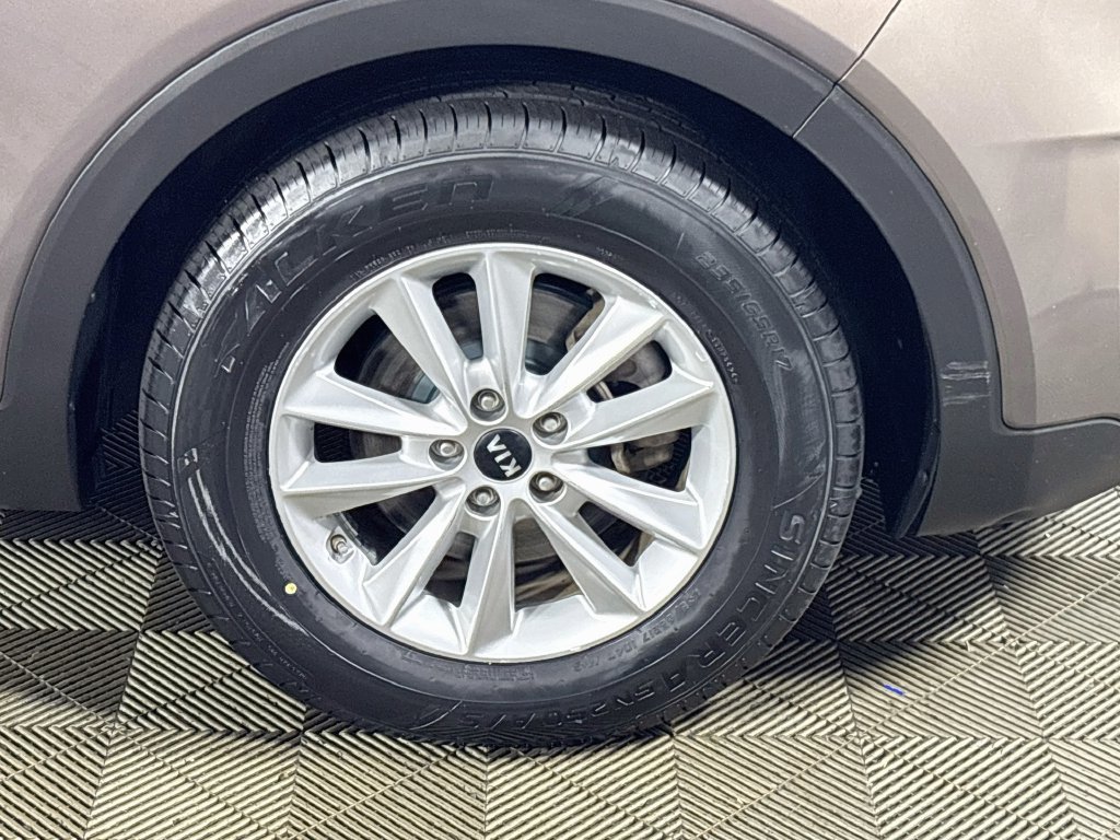 Used 2020 Kia Sorento FWD V6 image 22