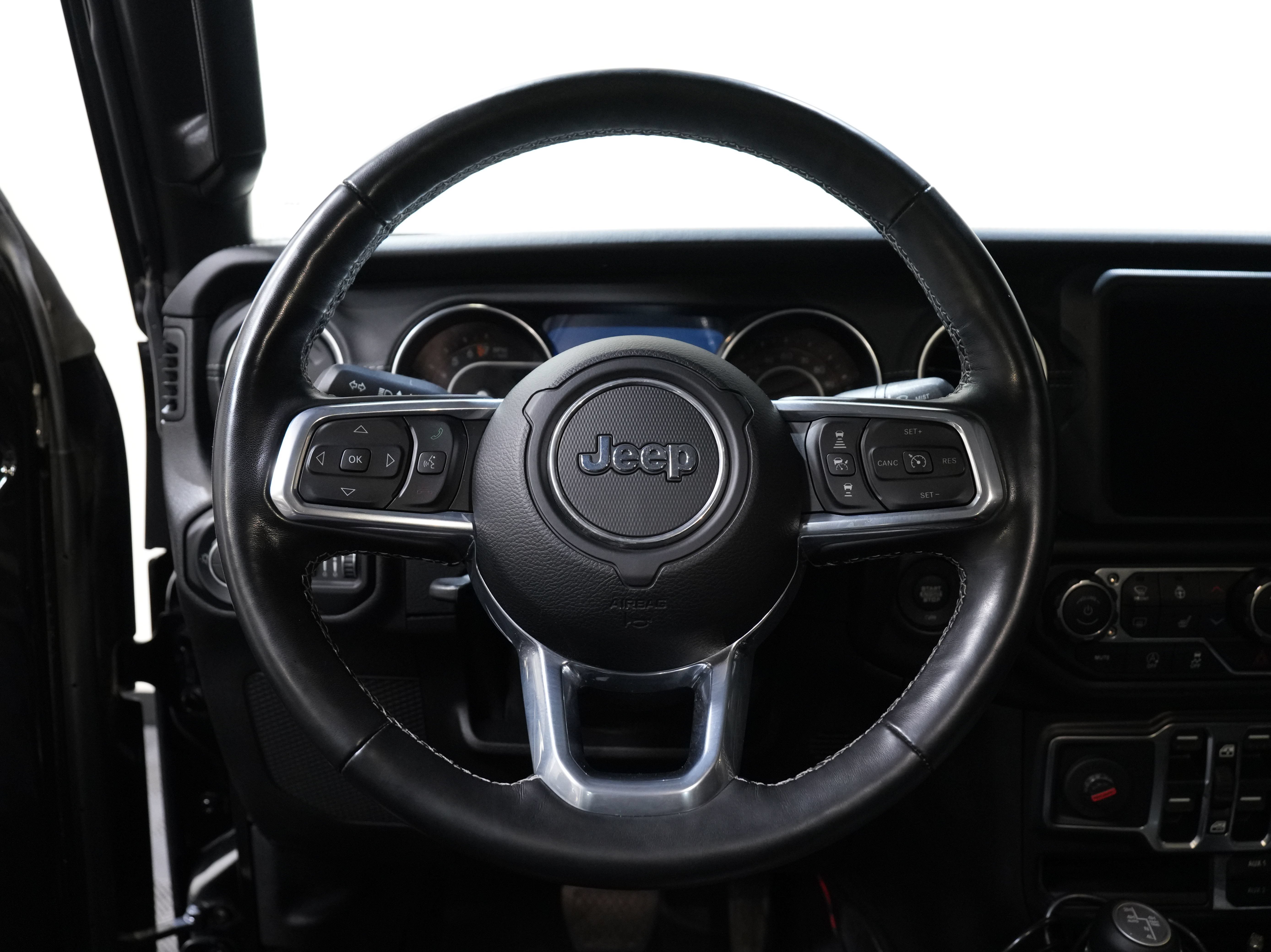 Used 2021 Jeep Gladiator Overland w/ Uconnect 4C Nav & Sound Group AWD/4WD image 40