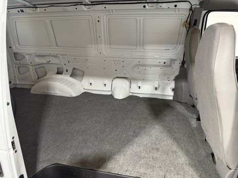 Used 1999 Ford E-150 and Econoline 150 image 9