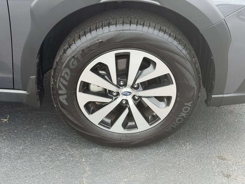 Certified 2025 Subaru Outback Premium AWD/4WD image 9