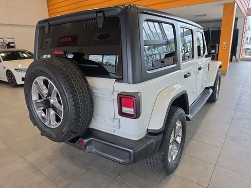 Used 2022 Jeep Wrangler Unlimited Sahara w/ Cold Weather Group AWD/4WD image 8
