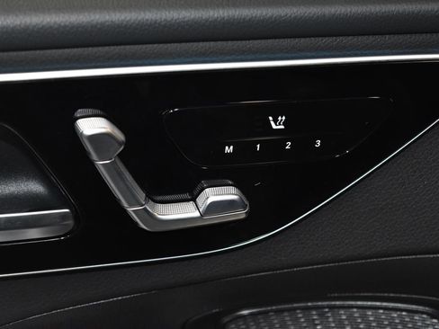 Certified 2025 Mercedes-Benz C 300 4MATIC Sedan image 5