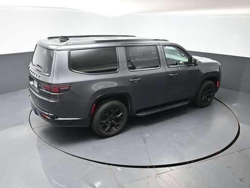 Used 2024 Jeep Wagoneer Series II AWD/4WD image 43