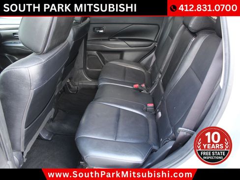 Used 2017 Mitsubishi Outlander SEL AWD/4WD image 16