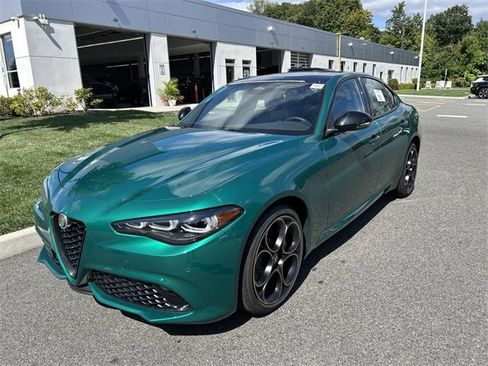 New 2025 Alfa Romeo Giulia AWD w/ Driving Assist Package image 4