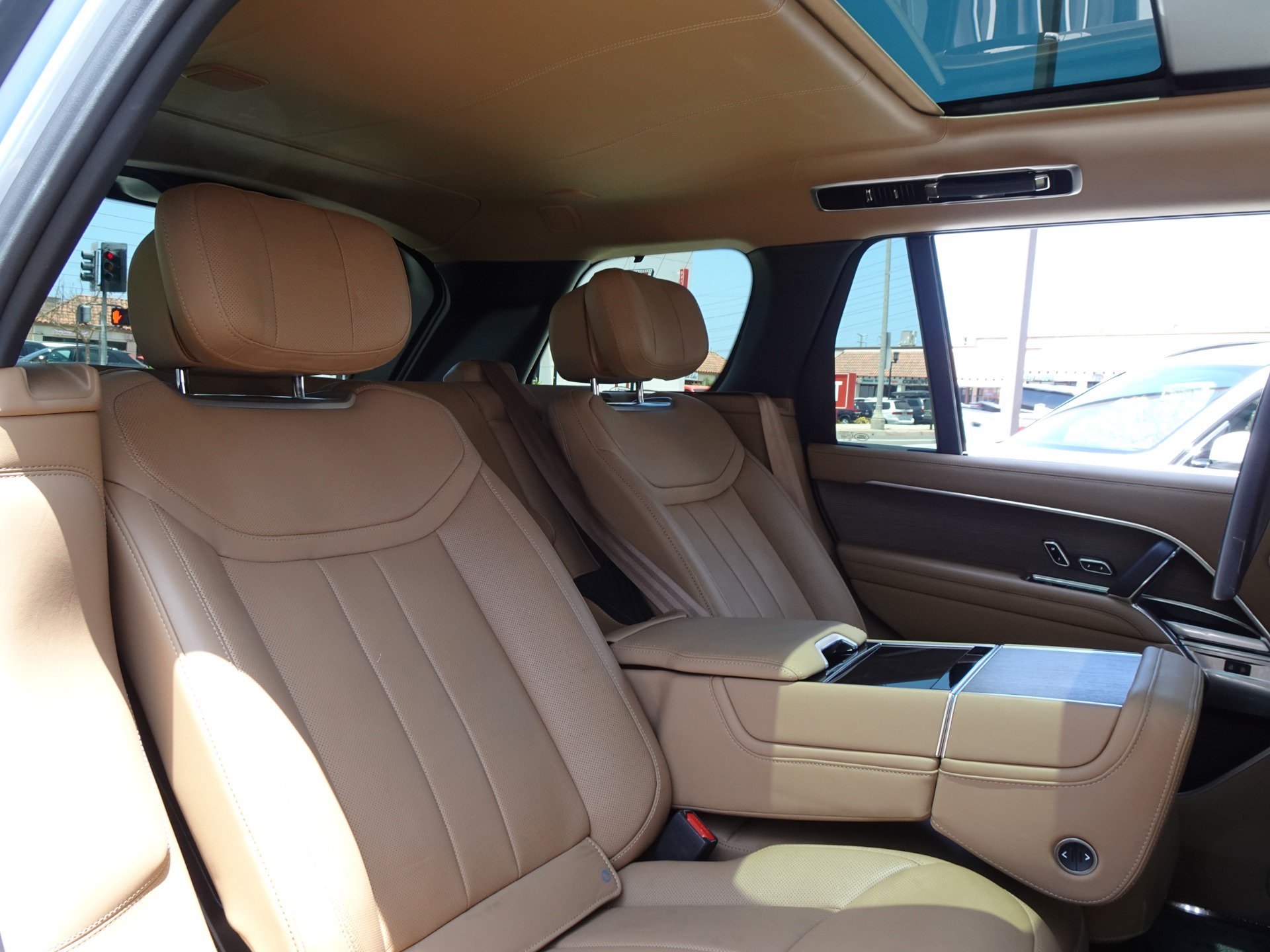 Used 2024 Land Rover Range Rover Long Wheelbase Autobiography AWD/4WD image 20