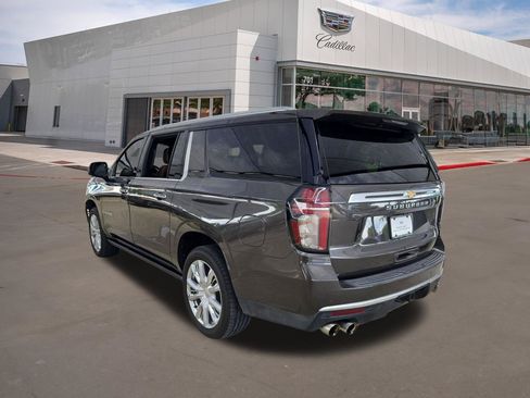 Used 2021 Chevrolet Suburban High Country w/ Premium Package AWD/4WD image 4