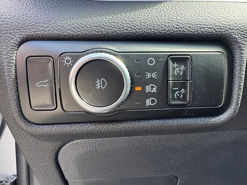 Used 2024 Ford Explorer XLT w/ Equipment Group 202A image 25