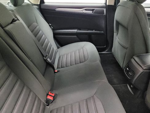 Used 2017 Ford Fusion SE w/ Fusion SE Technology Package FWD image 19