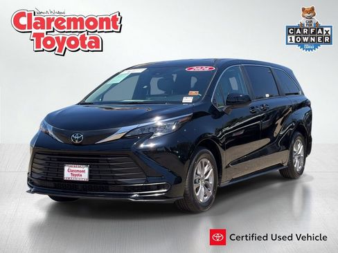 Certified 2026 Toyota Sienna LE FWD image 1