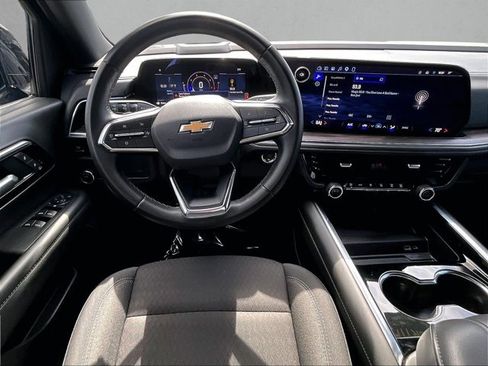 Used 2026 Chevrolet Suburban LS image 7