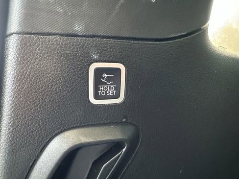 Used 2024 Jeep Grand Wagoneer Series III w/ Rear Seat Video Group 1 AWD/4WD image 19