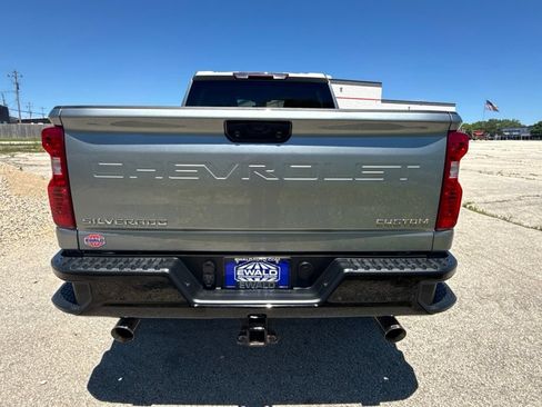 Used 2024 Chevrolet Silverado 2500 Custom w/ Custom Convenience Package AWD/4WD image 8