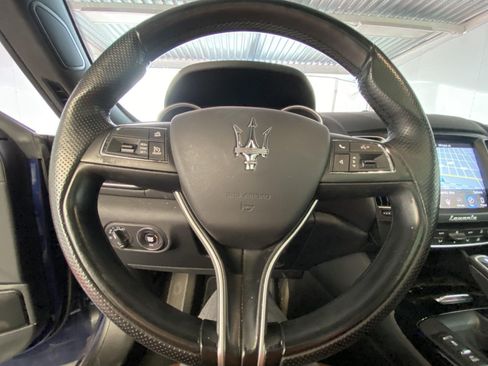 Used 2020 Maserati Levante AWD/4WD image 29