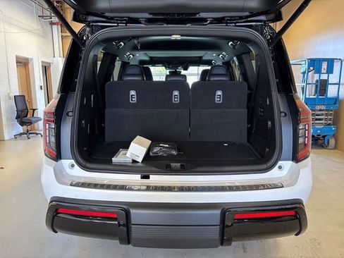 New 2026 Nissan Armada PRO-4X image 19