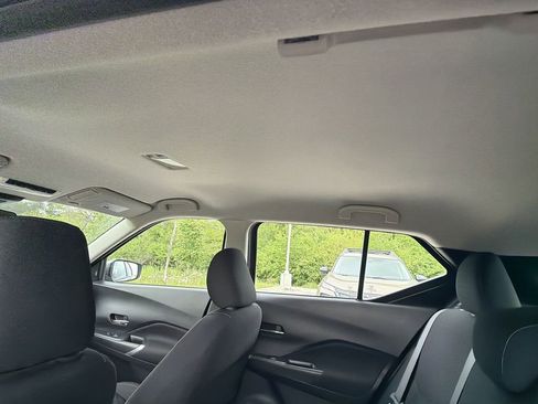 Used 2023 Nissan Kicks SV FWD image 16