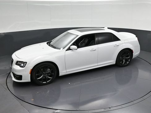 Used 2023 Chrysler 300 S w/ Comfort Group RWD image 24
