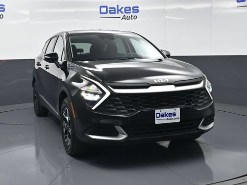 Used 2023 Kia Sportage LX AWD/4WD image 3