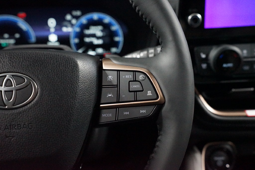 New 2026 Toyota Grand Highlander AWD Hybrid image 13