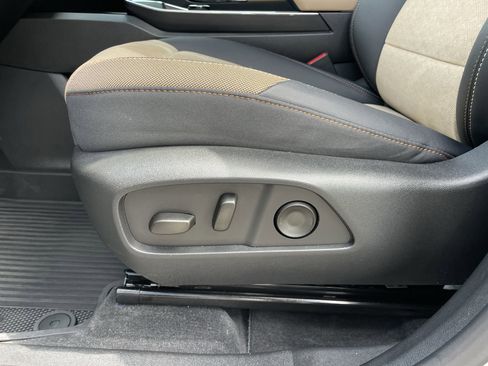 Used 2025 Chevrolet Equinox ACTIV w/ Convenience Package III AWD/4WD image 20