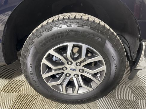 Used 2022 Ford F150 Lariat w/ Trailer Tow Package image 26