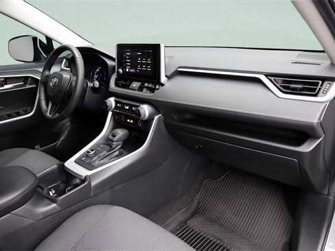 Certified 2023 Toyota RAV4 XLE w/ Convenience Package image 28