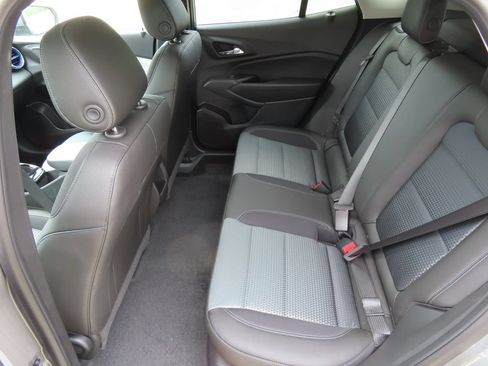 New 2026 Chevrolet Trax LT w/ Driver Confidence Package FWD image 21