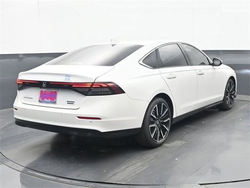 Certified 2025 Honda Accord Touring image 7