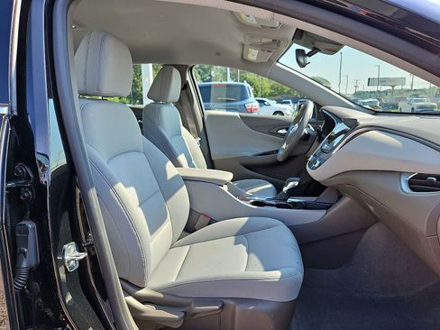 Used 2023 Chevrolet Malibu LT FWD image 32