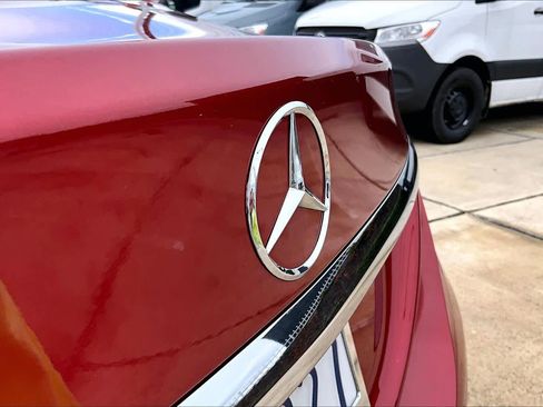 Used 2017 Mercedes-Benz C 300 Sedan image 30